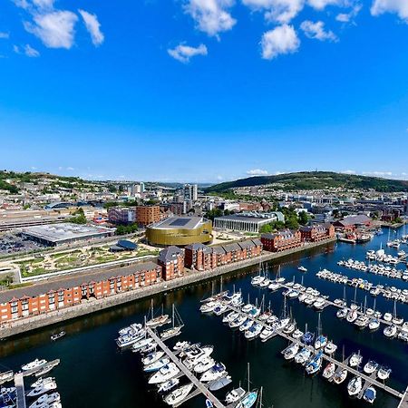 Just Stay Wales - Meridian Tower Marina & City View - 2 Bed Apartment Суонзи Екстериор снимка